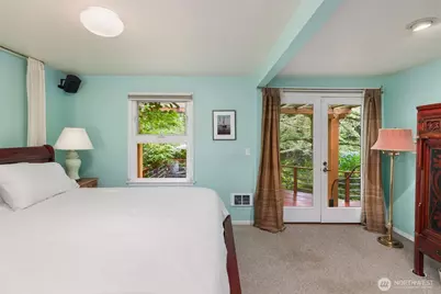 125 NE 135th Street, Seattle, WA 98125 - Photo 17