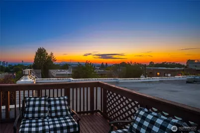 524 12th Avenue E #301, Seattle, WA 98102 - Photo 3