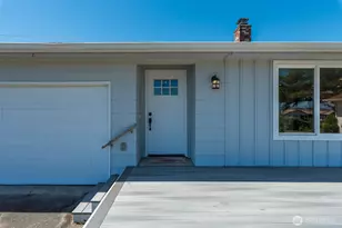 1524 Country Club Dr, Camano Island, WA 98282 - Photo 5