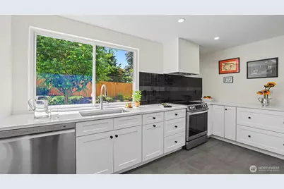 15617 SE Fairwood Boulevard, Renton, WA 98058 - Photo 9