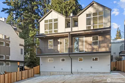 10746 Interlake Avenue N, Seattle, WA 98133 - Photo 3