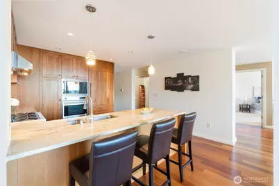 500 106th Avenue NE #2803, Bellevue, WA 98004 - Photo 3