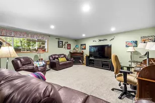 654 Crest Ln, Sedro Woolley, WA 98284 - Photo 5