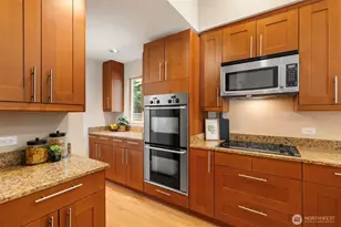 2007 NE Dingley Rd, Bainbridge Island, WA 98110 - Photo 15