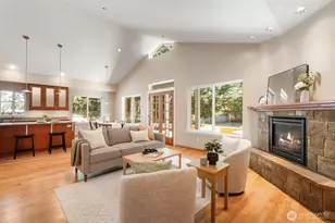 2007 NE Dingley Rd, Bainbridge Island, WA 98110 - Photo 9