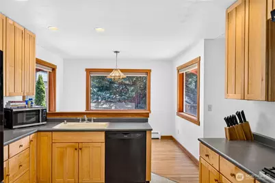 17261 Golden View Avenue, La Conner, WA 98257 - Photo 11
