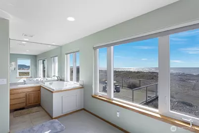 913 Riley Road, Oak Harbor, WA 98277 - Photo 19