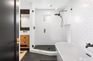 312 Prospect St, Seattle, WA 98109 - Photo 25