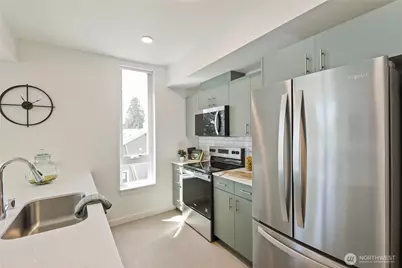 5819 Phinney Avenue N #206, Seattle, WA 98103 - Photo 11