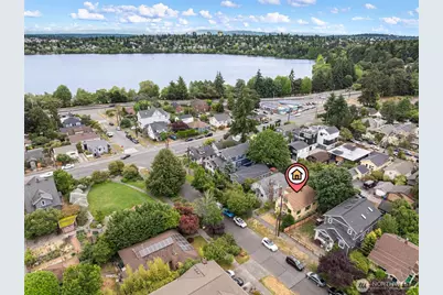 741 N 67th Street, Seattle, WA 98103 - Photo 35