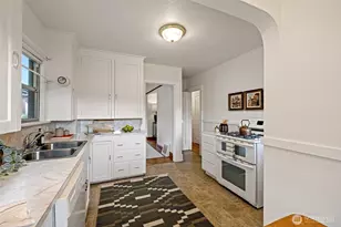 741 N 67th St, Seattle, WA 98103 - Photo 13