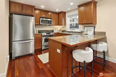 118 NW 39th Street #B, Seattle, WA 98107 - Photo 3