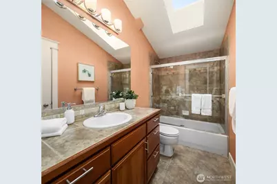 118 NW 39th Street #B, Seattle, WA 98107 - Photo 17