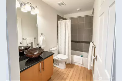 621 5th Avenue N #402, Seattle, WA 98109 - Photo 11