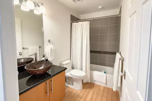621 5th Ave N, Seattle, WA 98109 - Photo 11