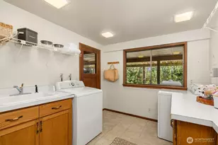 9793 NE Murden Cove Dr, Bainbridge Island, WA 98110 - Photo 35