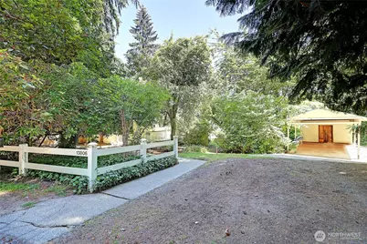 13806 W Lake Kathleen Drive SE, Renton, WA 98059 - Photo 35