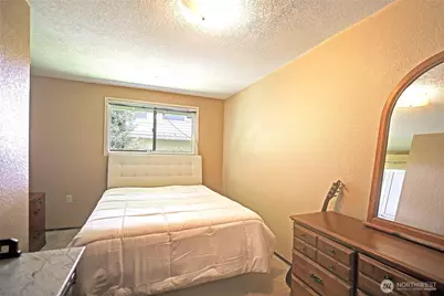 13806 W Lake Kathleen Drive SE, Renton, WA 98059 - Photo 23