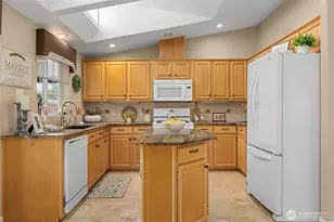 24105 221st Ln SE, Maple Valley, WA 98038 - Photo 7