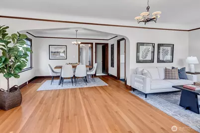 2714 Queen Anne Avenue N, Seattle, WA 98109 - Photo 11
