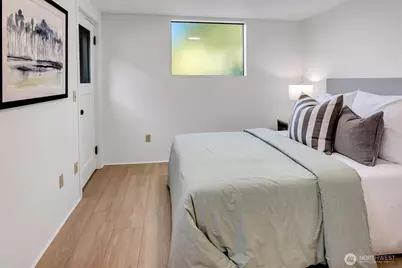 2714 Queen Anne Avenue N, Seattle, WA 98109 - Photo 25