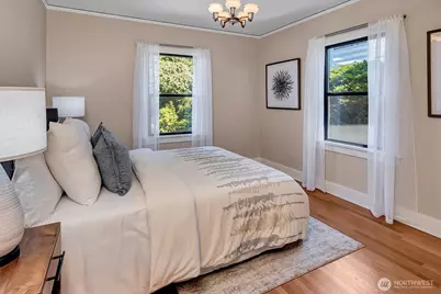 2714 Queen Anne Avenue N, Seattle, WA 98109 - Photo 21