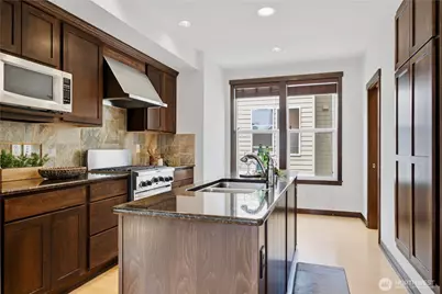 1420 18th Avenue #A, Seattle, WA 98122 - Photo 9