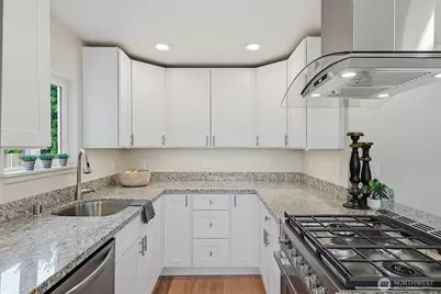 3122 Oas Drive W, University Place, WA 98466 - Photo 9