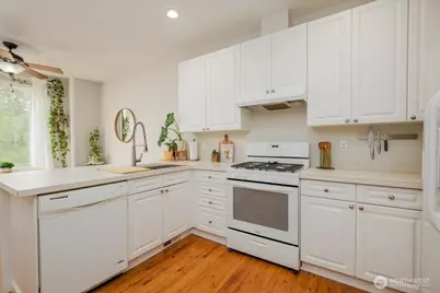 10410 Holly Drive #E, Everett, WA 98204 - Photo 13
