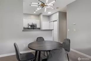 2415 2nd Ave, Seattle, WA 98121 - Photo 15