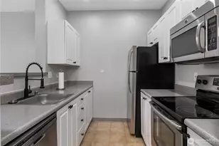 2415 2nd Ave, Seattle, WA 98121 - Photo 17