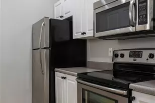2415 2nd Ave, Seattle, WA 98121 - Photo 29