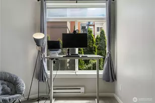 2415 2nd Ave, Seattle, WA 98121 - Photo 9
