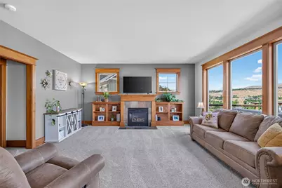 2610 Tuscany Lane, Malaga, WA 98828 - Photo 5