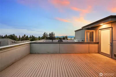 9043 C Mary Avenue NW, Seattle, WA 98117 - Photo 17