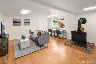 13730 SE 20th St, Bellevue, WA 98005 - Photo 23