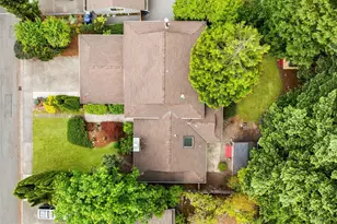 13730 SE 20th St, Bellevue, WA 98005 - Photo 35