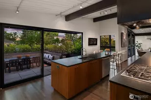 3908 NE 38th St, Seattle, WA 98105 - Photo 17