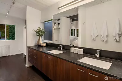 3908 NE 38th Street, Seattle, WA 98105 - Photo 23