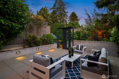 3908 NE 38th Street, Seattle, WA 98105 - Photo 3