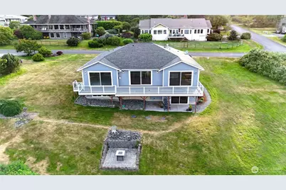 7023 Columbia Avenue, Clinton, WA 98236 - Photo 25