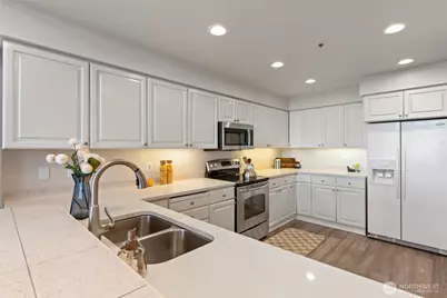 2400 8th Avenue N #1S, Seattle, WA 98109 - Photo 7