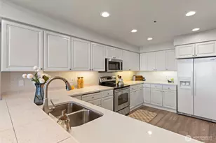 2400 8th Ave N, Seattle, WA 98109 - Photo 7