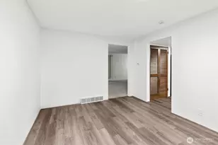 202 168th St SE, Bothell, WA 98012 - Photo 15