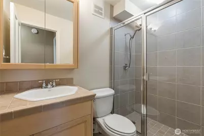521 5th Avenue W #401, Seattle, WA 98119 - Photo 29