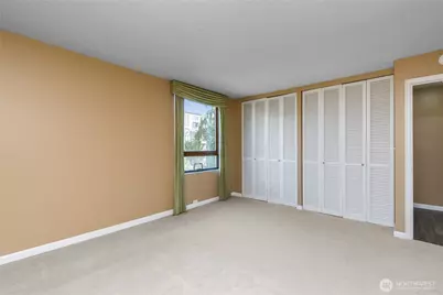 521 5th Avenue W #401, Seattle, WA 98119 - Photo 21