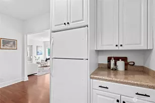 3715 Walnut Ave SW, Seattle, WA 98116 - Photo 17
