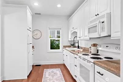 3715 Walnut Avenue SW, Seattle, WA 98116 - Photo 15