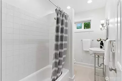 3715 Walnut Avenue SW, Seattle, WA 98116 - Photo 11