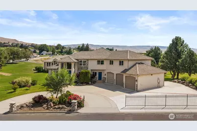 3675 Westridge Place, Wenatchee, WA 98801 - Photo 3